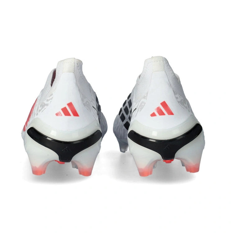 Predator Elite Laceless FG Chaos vs Control